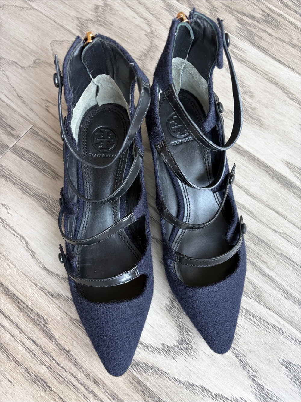 Tory Burch Women’s Black Pointed-Strap Flats